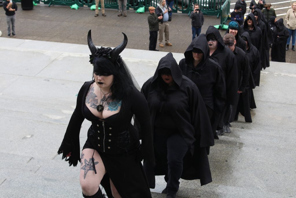 Amid pious protesters, Satanists conduct a ritual on the Capitol steps |  Northern Kittitas County Tribune